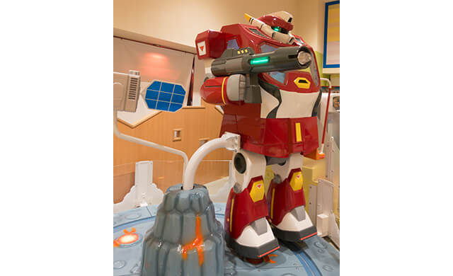 写真：大型ロボットの遊具