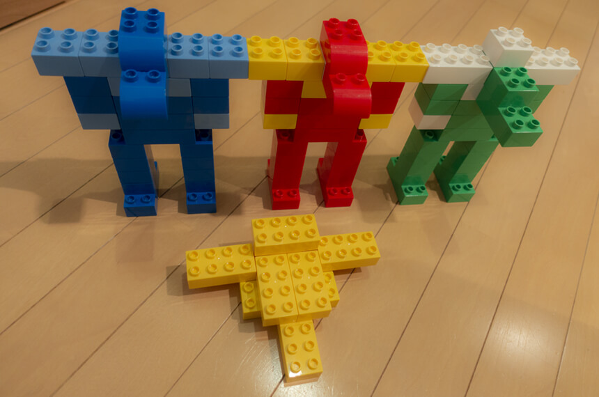 写真：レゴのデュプロで作ったロボット